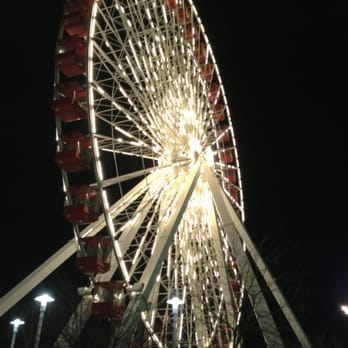 Navy Pier's Centennial Wheel - Amusement Parks Near Me - Chicago, Illinois