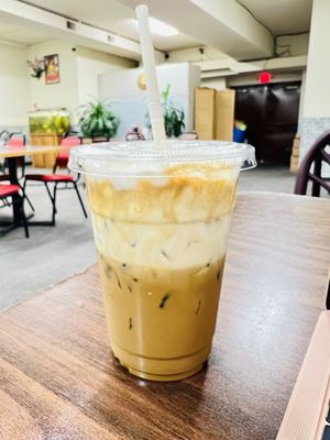 Cafe & pho Hoang by null