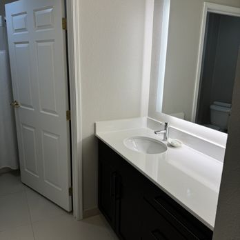 Residence Inn by Marriott Salem - 2 bedroom suite - bath #2 - Hotels Near Me - Salem, Oregon Residence Inn by Marriott Salem - 2 bedroom suite - bath #2 - Hotels Near Me - Salem, Oregon