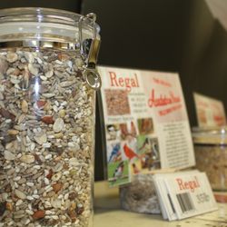 Des Moines Feed & Nature Center - Des Moines Regal, the best of the BEST wild bird seed mix!