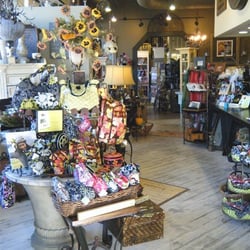 Colorado Frame & Savvy Stuff - A wide selection of Vera Bradley merchandise.