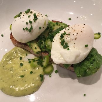 Maplewood Kitchen and Bar - Avocado Benedict - Breakfast & Brunch Near Me - Cincinnati, Ohio Maplewood Kitchen and Bar - Avocado Benedict - Breakfast & Brunch Near Me - Cincinnati, Ohio
