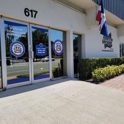 Consulate of the Dominican Republic Orlando - Entrance to the Dominican Consulate on E. Colonial Dr