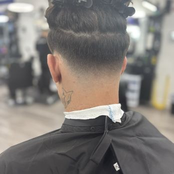 Vidal Barbershop - Haircut - Barbers Near Me - Miami, Florida Vidal Barbershop - Haircut - Barbers Near Me - Miami, Florida