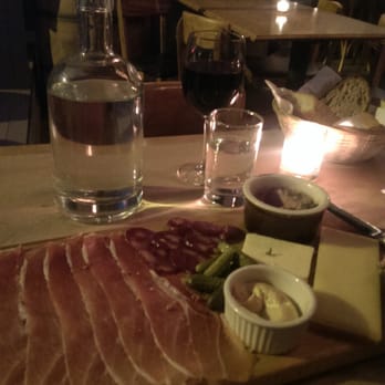 Le Caviste - La planche du fermier. Yum. - Wine Bars Near Me - Seattle, Washington Le Caviste - La planche du fermier. Yum. - Wine Bars Near Me - Seattle, Washington