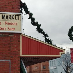 Center Market - Street view with Christmas decorations.   Free parking across the side street.