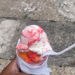 This was amaze balls...I had ordered a medium mango, Swedish fish water ice and Strawberry Cheesecake Gelati