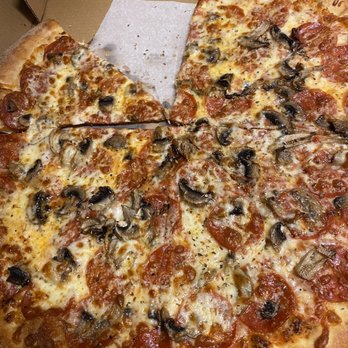 Flo's Pizza - Lg Pepperoni and Mushroom - Pizza Near Me - Brockton, Massachusetts