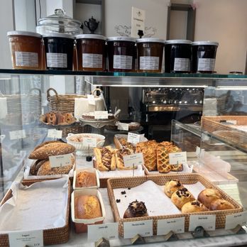 Un Je Ne Sais Quoi - Jams, harvest bread, lemon cake, chocolate brioche, tomato tart, ham and cheese croissant, salted bistro, raisin brioche - Desserts Near Me - Washington, DC, District of Columbia