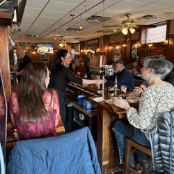 Black Rock Tavern & Restaurant - The lively bar