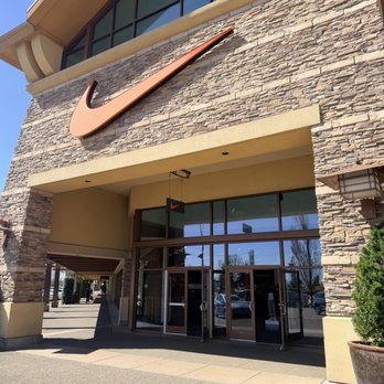 Woodburn Premium Outlets - Shopping Centers Near Me - Woodburn, Oregon Woodburn Premium Outlets - Shopping Centers Near Me - Woodburn, Oregon