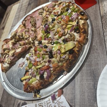 Dough Bowl Pizza - Half mushroom and ham, half veggie pizza - Pizza Near Me - Moreno Valley, California Dough Bowl Pizza - Half mushroom and ham, half veggie pizza - Pizza Near Me - Moreno Valley, California