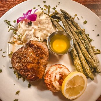Lola's Farmhouse Bistro - Italian Near Me - Manakin-Sabot, Virginia