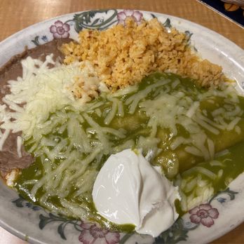 Mexico Lindo - Lunch special with enchiladas verde - Mexican Near Me - Miles City, Montana