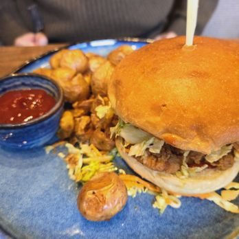 Brazen - Fried Chicken Sandwich - Canadian (New) Near Me - Banff, Alberta