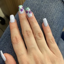Aqua Nails Spa - Beautiful tulip nails for spring by Trina!