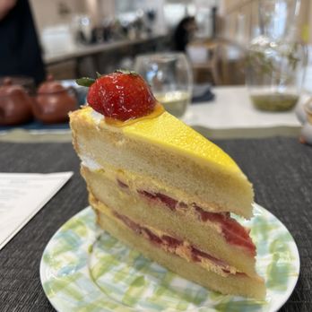 Seven TeaHouse - Strawberry mango cake - Tea Rooms Near Me - Leesburg, Virginia