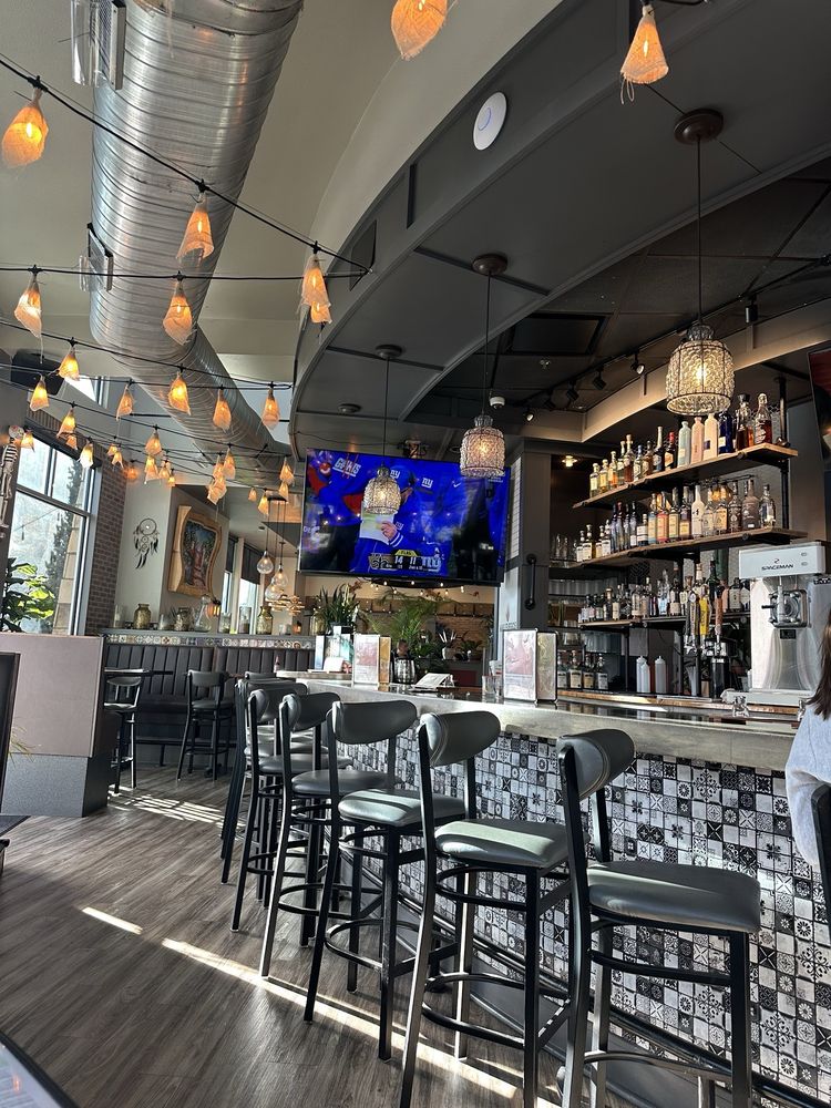 Mas Fuegos Kitchen & Tequila Bar