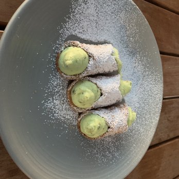Como - Canolli - Italian Near Me - Kirkland, Washington Como - Canolli - Italian Near Me - Kirkland, Washington