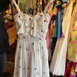 Tova's Vintage Shop - Gorgeous cotton dress.
