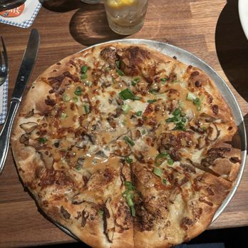 Yard House - Truffle Mushroom Pizza - New American Near Me - Springfield, Virginia