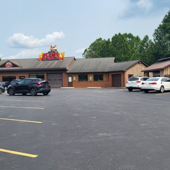 Clem's Cafe - Parking lot - Barbeque Near Me - Blairsville, Pennsylvania