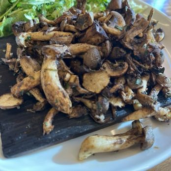 Willamette Valley Vineyards - Lake Oswego - Plank roasted mushrooms! - New American Near Me - Lake Oswego, Oregon Willamette Valley Vineyards - Lake Oswego - Plank roasted mushrooms! - New American Near Me - Lake Oswego, Oregon