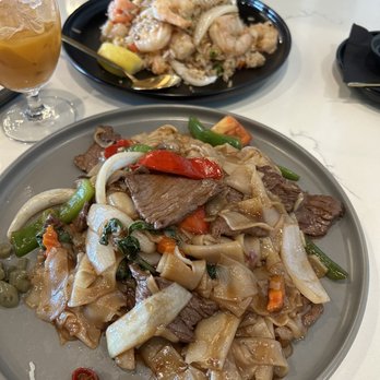 Linjee Thai - Drunkin Noodles with beef - Thai Near Me - Alexandria, Virginia Linjee Thai - Drunkin Noodles with beef - Thai Near Me - Alexandria, Virginia