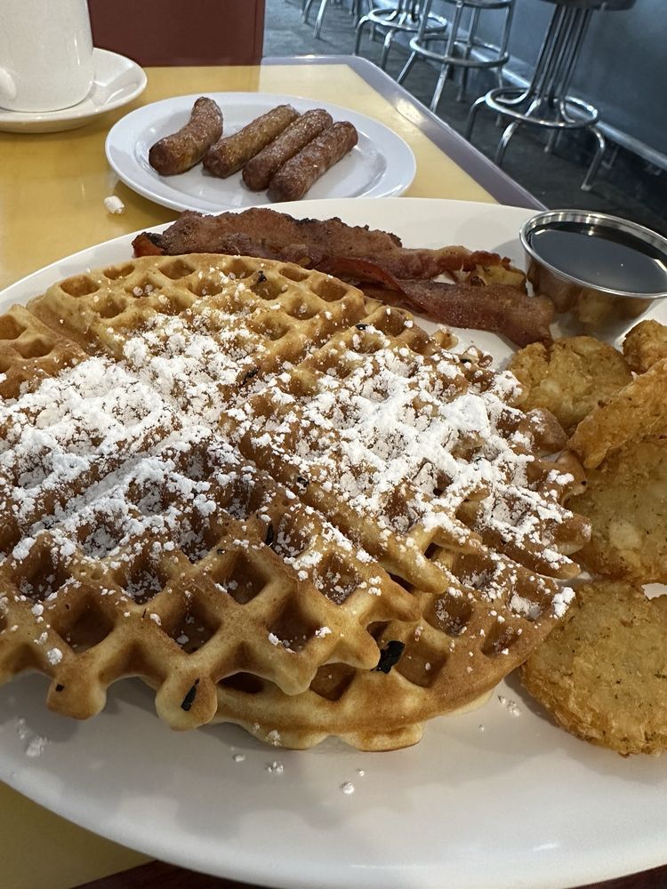 Food from Potsdam Airport Diner