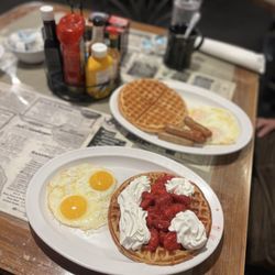 Jack's Restaurant & Bakery - Griddle combo (2 eggs & waffle)