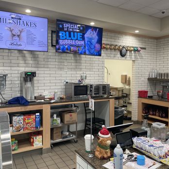 Billy Roys Burger - Inside - Burgers Near Me - Fremont, California Billy Roys Burger - Inside - Burgers Near Me - Fremont, California
