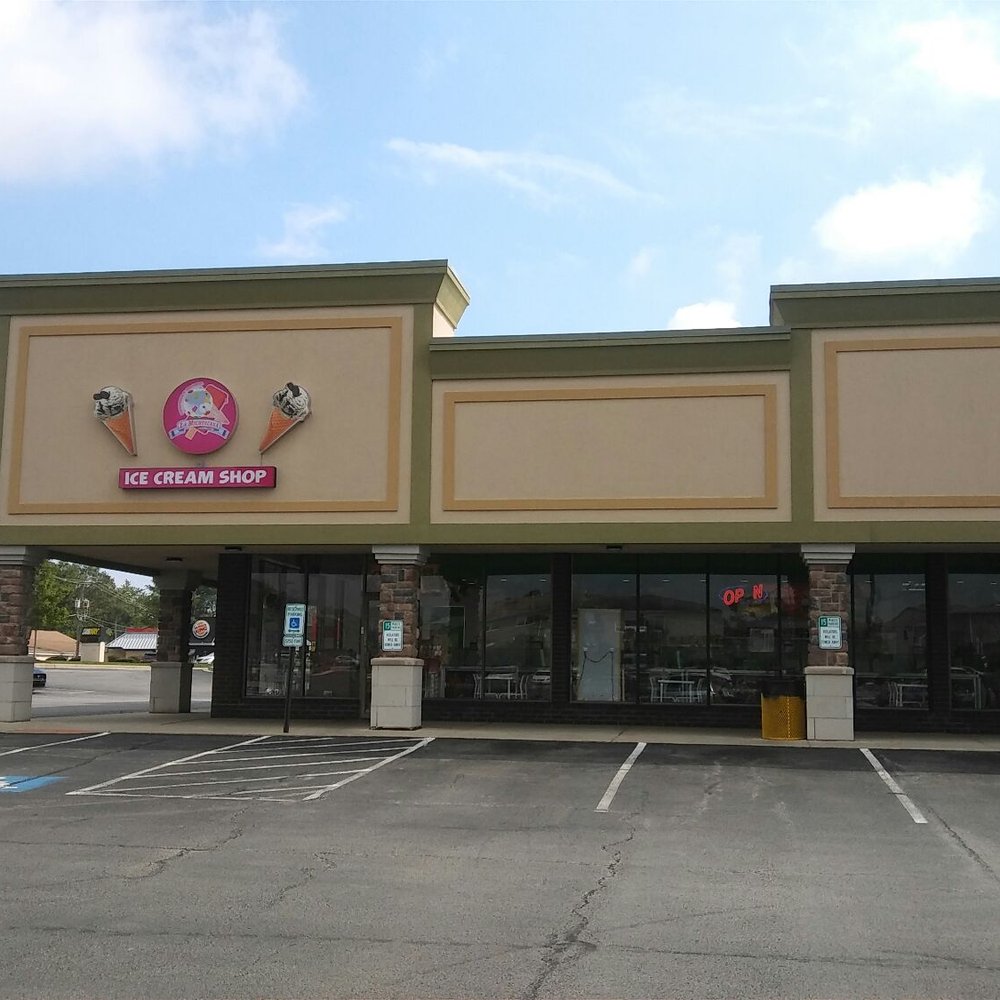 Planet Fitness - The ice cream/FRESH veggie and fruit juices/ fruit salad shop 6 doors down ...same strip mall...delish... - Gyms Near Me - Addison, Illinois Planet Fitness - The ice cream/FRESH veggie and fruit juices/ fruit salad shop 6 doors down ...same strip mall...delish... - Gyms Near Me - Addison, Illinois