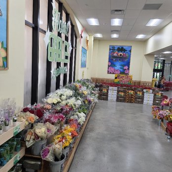 Trader Joe's - flowers - Grocery Near Me - Coral Gables, Florida Trader Joe's - flowers - Grocery Near Me - Coral Gables, Florida