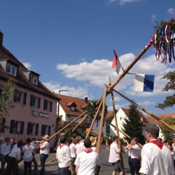 The Regelsbacher Inn - Regelsbacher Kärwabaum Aufstellen 2015, 10 bis 13-07.15 The Regelsbacher Inn, Sissi & Lenny