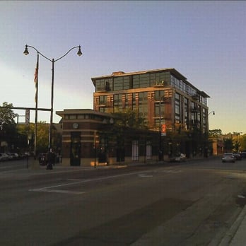 Starbucks - Coffee & Tea Near Me - Chicago, Illinois