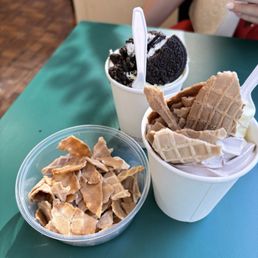 Oreo frozen yogurt + cake batter frozen yogurt w/ waffle cones, and cake batter frozen yogurt w/ Oreos Oreo frozen yogurt + cake batter frozen yogurt w/ waffle cones, and cake batter frozen yogurt w/ Oreos