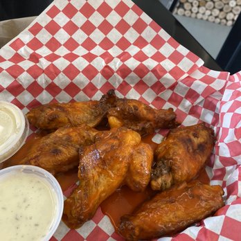 Flame & Brew - 6 piece Buffalo wings - Pizza Near Me - Yakima, Washington Flame & Brew - 6 piece Buffalo wings - Pizza Near Me - Yakima, Washington