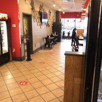 Pollo Cabana - Store seating area. - Peruvian Near Me - Greenbelt, Maryland