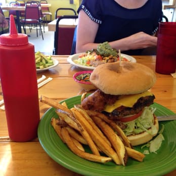 El Jacalito - Chorizo burger with the chile relleno topper! - Mexican Near Me - Las Cruces, New Mexico El Jacalito - Chorizo burger with the chile relleno topper! - Mexican Near Me - Las Cruces, New Mexico