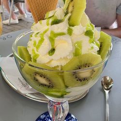 Eis-Cafe Dolomiti - Kiwibecher