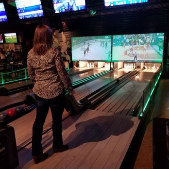 Woodland's Backyard - Sports Bars Near Me - Columbus, Ohio
