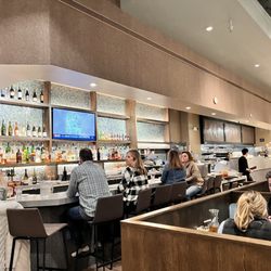 Marmalade Cafe - Westlake Village - Bar area