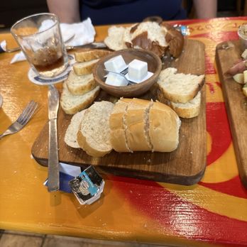 Krush Brau Park - Bread samples plater - Beer Gardens Near Me - Kissimmee, Florida