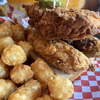 Willie’s Hot Chicken - 3 chicken tenders w/ side tater tots - Southern Near Me - Kailua-Kona, Hawaii