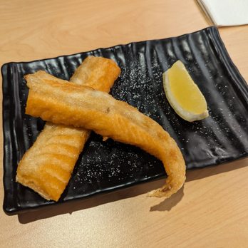 Waka Sakura - Salmon belly. - Conveyor Belt Sushi Near Me - Gardena, California