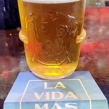 TEX 808 BBQ & Brews - @KonaBrewingHawaii Big Wave Golden Ale Blonde Beer 16floz Draft $7.00 HH (08/16/24). @Tex_808 #HawaiiKai #Oahu #Hawaii #BBQ #SpotsBar - Barbeque Near Me - Honolulu, Hawaii