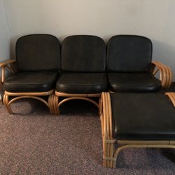 Fabulous 40 Motel - These awesome lounge chairs!! In the sitting area next to the bed