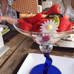 Den Engel - Yoghurtijs met Aardbeien