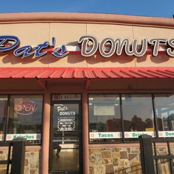 Pats Donut - Front of store