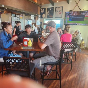 Morro Grill - Indoor dining area - American Near Me - Morro Bay, California Morro Grill - Indoor dining area - American Near Me - Morro Bay, California
